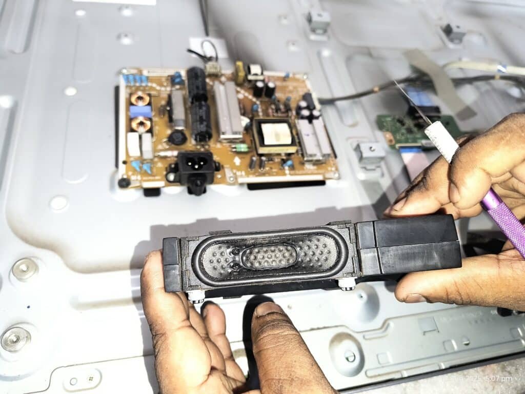  speakers fixed  by the Samsung  LED TV repair in Vizag  